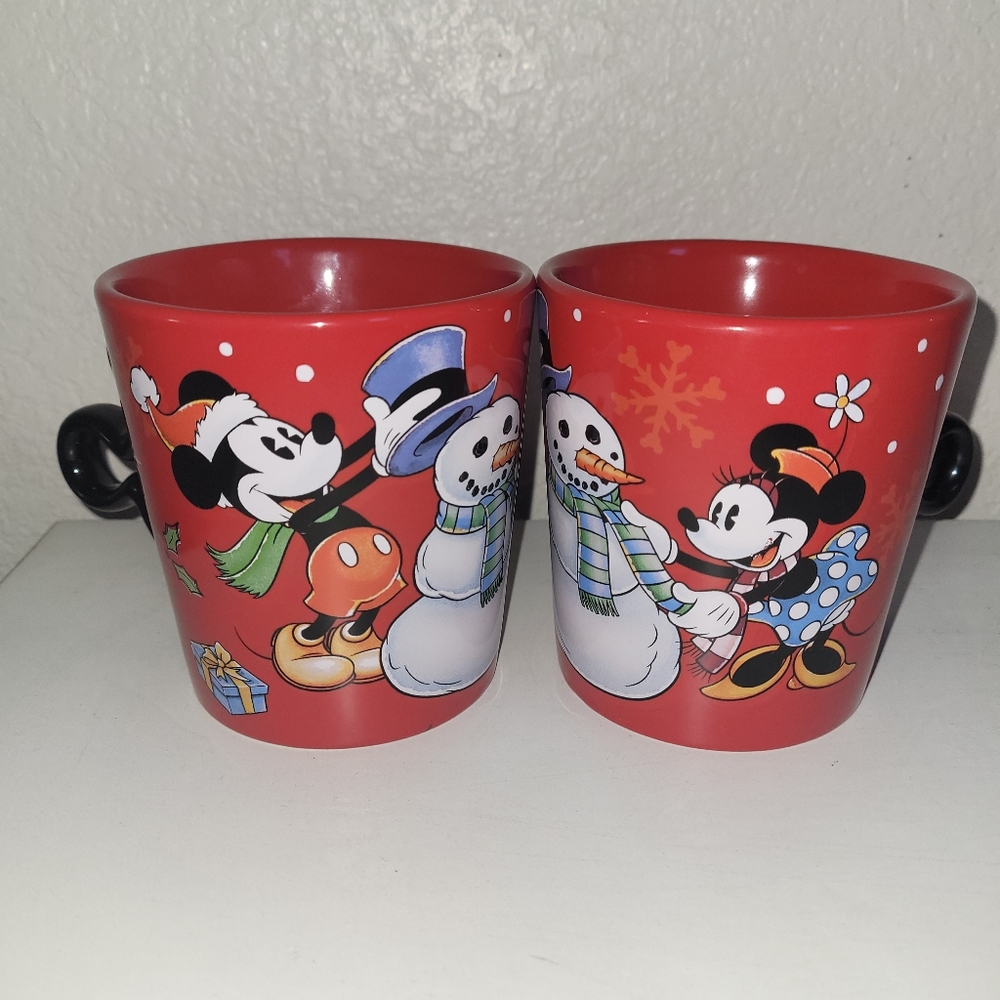 Two NEW Mickey Mouse And Minnie Mouse Christmas Mugs With Rare Handles